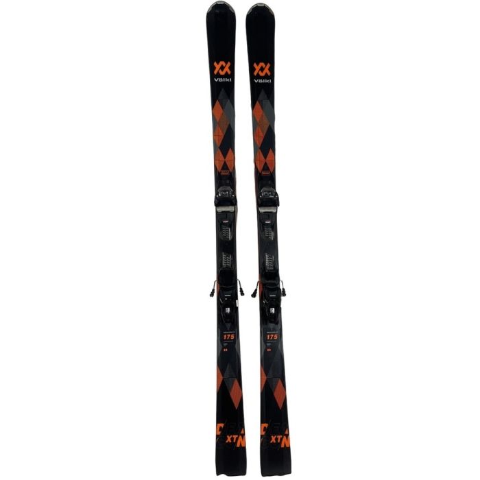 Völkl Deacon XT 2023 Skier, Ansicht von oben mit Bindungen und rotem Design.