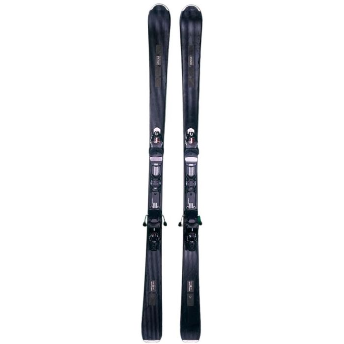 Stöckli Otree moton Bamboo Skier, Ansicht von oben mit Bindung.