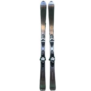 Volant Silver Spear Ski: Blick auf die Skier von oben mit Bindungen.